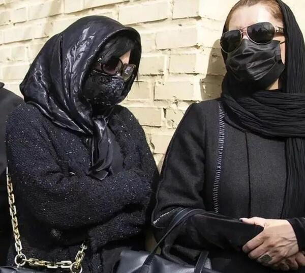 عکس زهره فکور صبور جنازه