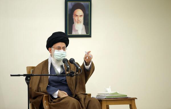 عکس شهید سلیمانی شجاعت و مقاومت