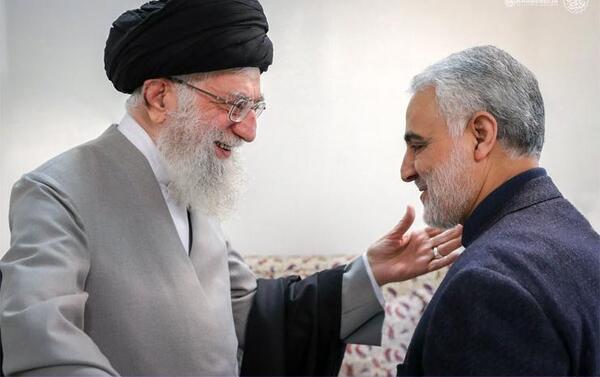 عکس شهید سلیمانی شجاعت و مقاومت