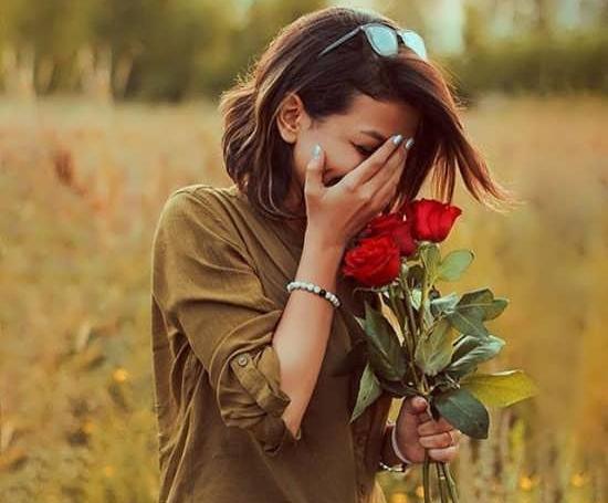 ژست عکس با دسته گل