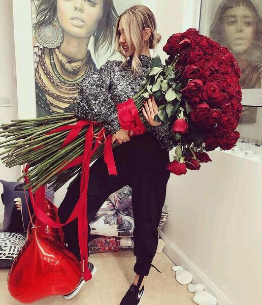 ژست عکس با دسته گل