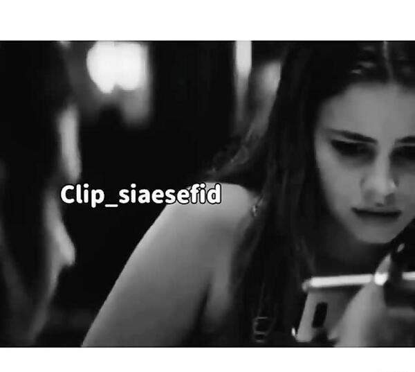 عکس سفید و سیاه غمگین