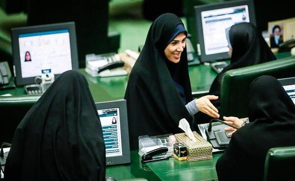 عکس لاریجانی نماینده مجلس