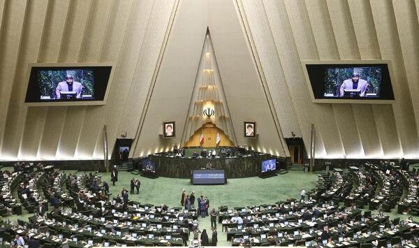 عکس لاریجانی نماینده مجلس