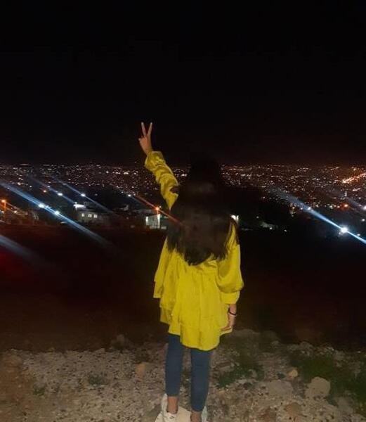 عکس دختر فیک در شب