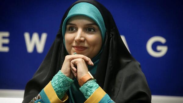 عکس مژده لواسانی مجری تلویزیون
