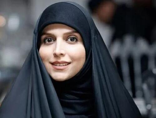 عکس مژده لواسانی مجری تلویزیون