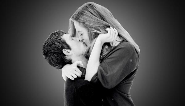 عکس بوسه لبی عاشقانه