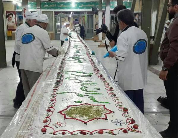 عکس حاج قاسم روی کیک تولد