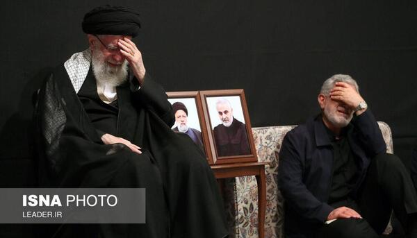عکس رهبر در حال گریه