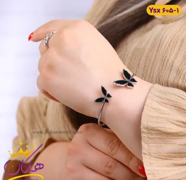 عکس دستبند روی دست