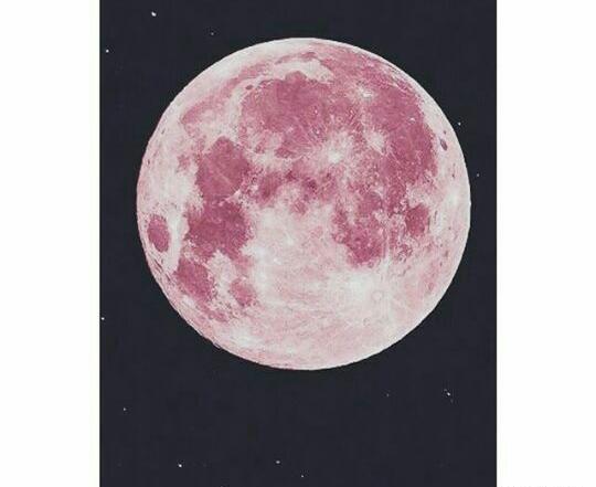 عکس ماه صورتی ۱۴۰۰