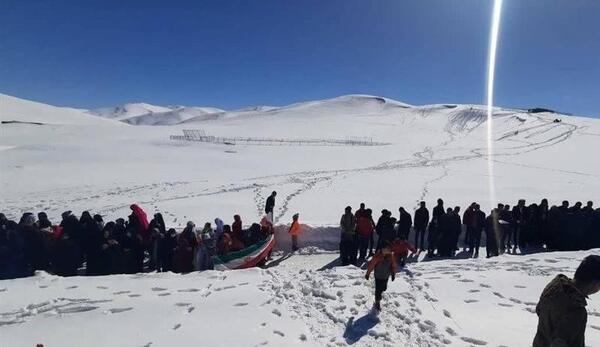 عکس برف سرخ