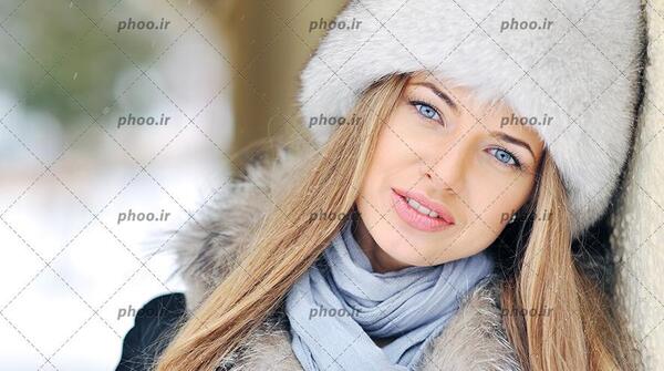 عکس دختری با چشم های آبی
