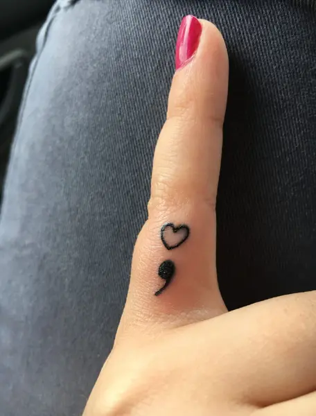 عکس تاتو روی دست ریز