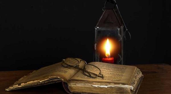 عکس عینک و کتاب