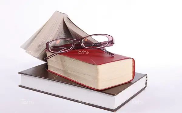 عکس عینک و کتاب