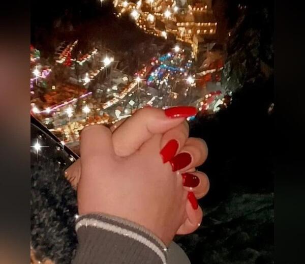 عکس دست عاشقانه دونفره طبیعی بدون متن