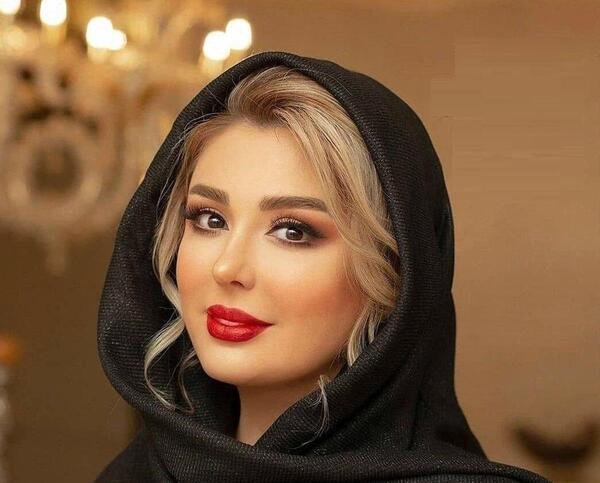 عکس نیوشا ضیغمی با مادرش