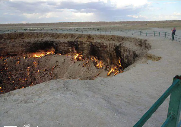 عکس دروازه ی جهنم در روسیه
