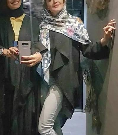 عکس شیلا خداداد با پدر و مادرش