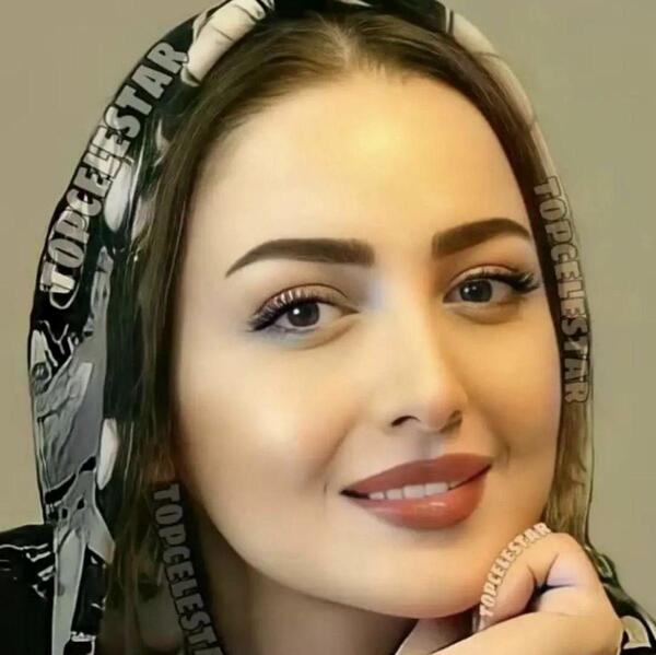 عکس شیلا خداداد با پدر و مادرش
