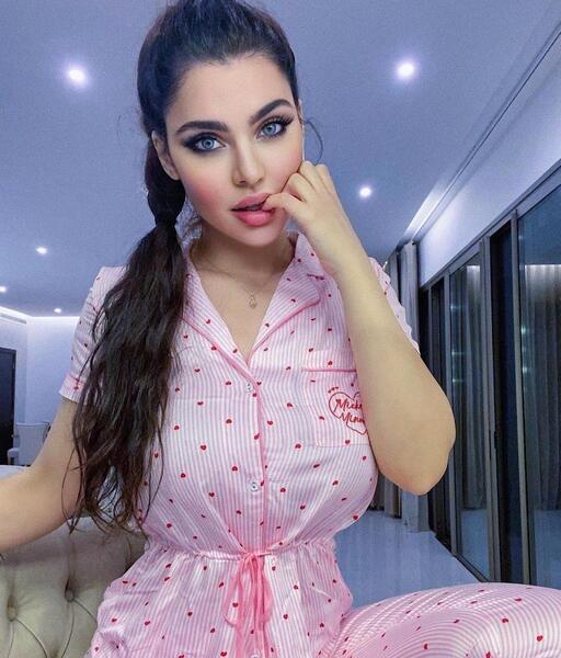 عکس دخترانه جذاب و شیک نیم رخ