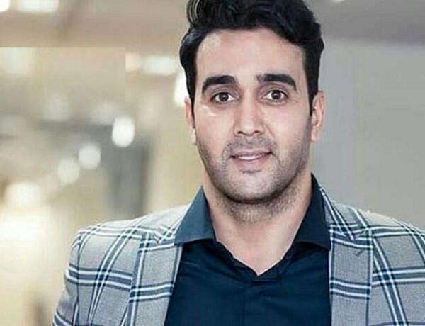 عکس لبخند همسر پوریا پورسرخ