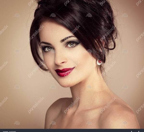 عکس آرایش زن زیبا