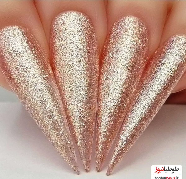 عکس مدل ناخن شاین طلایی