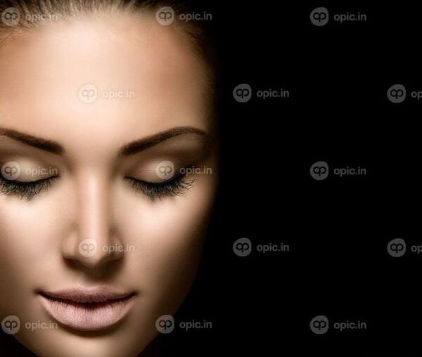 عکس زن آرایش شده