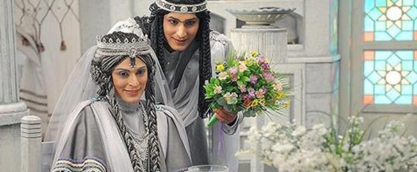 عکس لیلی رشیدی در آب پریا