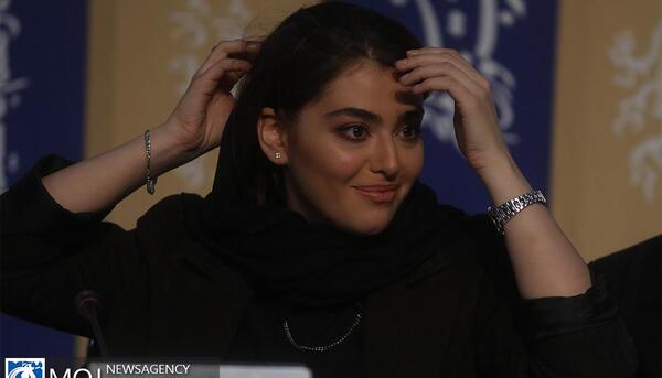 عکس های ریحانه پارسا در نشست خبری خوب بد جلف