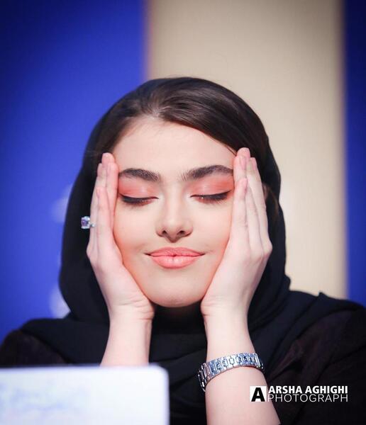 عکس های ریحانه پارسا در نشست خبری خوب بد جلف