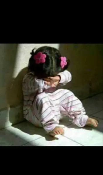 عکس دختر بچه در حال گریه