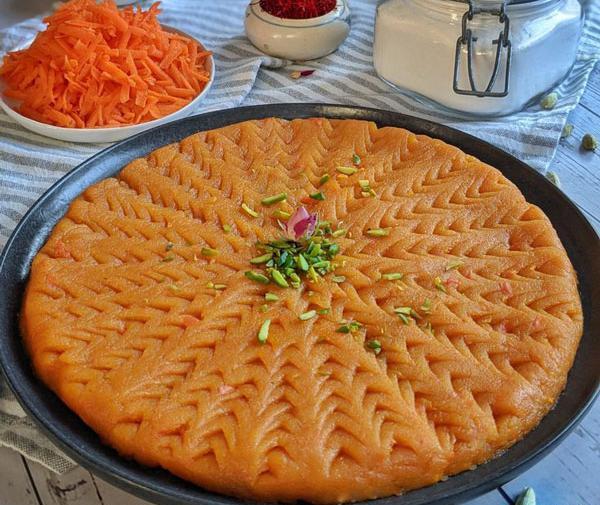 عکس تزیین حلوا با دارچین