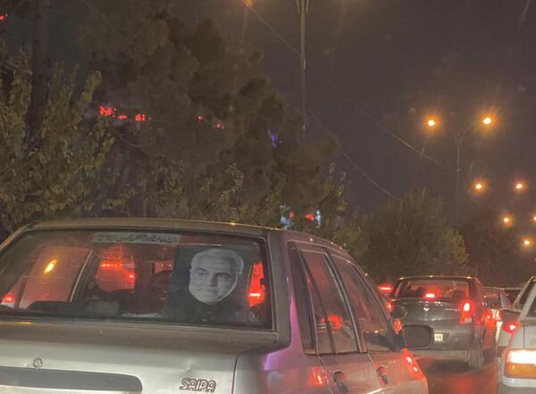 عکس حاج قاسم پشت ماشین