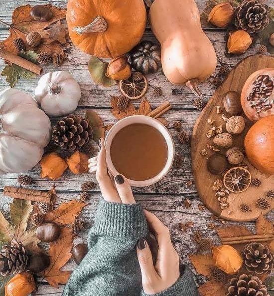 عکس پاییزی با قهوه