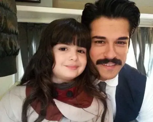 عکس های اسرا در فیلم عشق اجاره ای