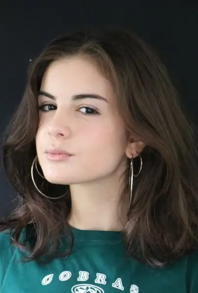 عکس های اسرا در فیلم عشق اجاره ای