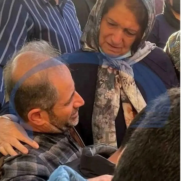 عکس مهسا امینی با پدر مادرش