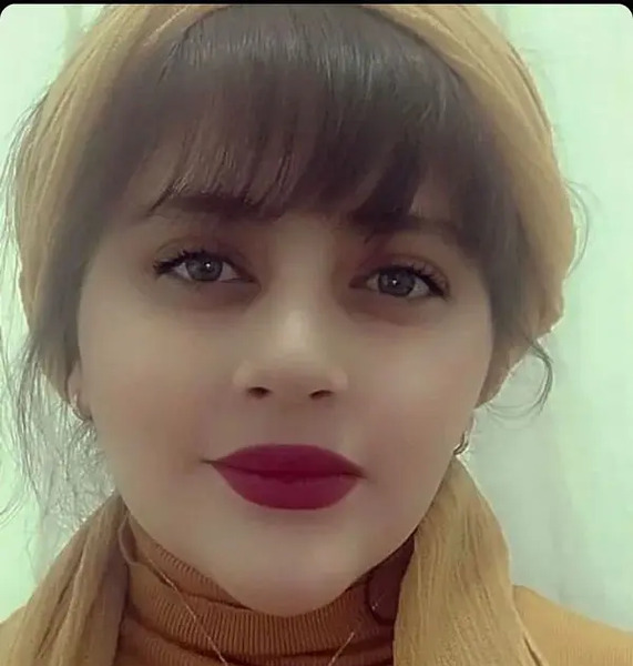 عکس مهسا امینی با پدر مادرش