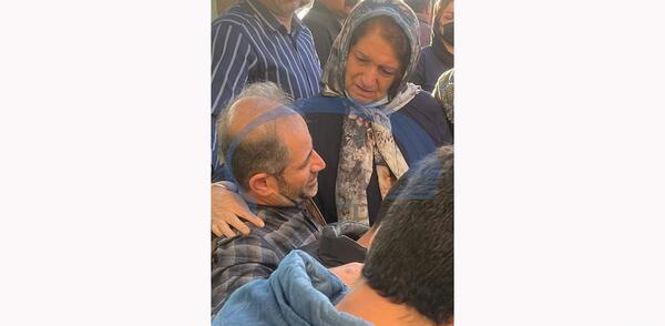 عکس مهسا امینی با پدر مادرش
