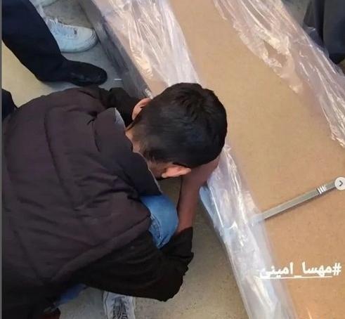 عکس مهسا امینی با پدر مادرش