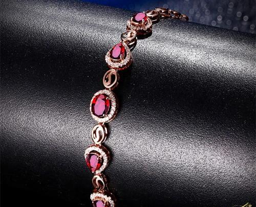عکس دستبند یاقوت قرمز