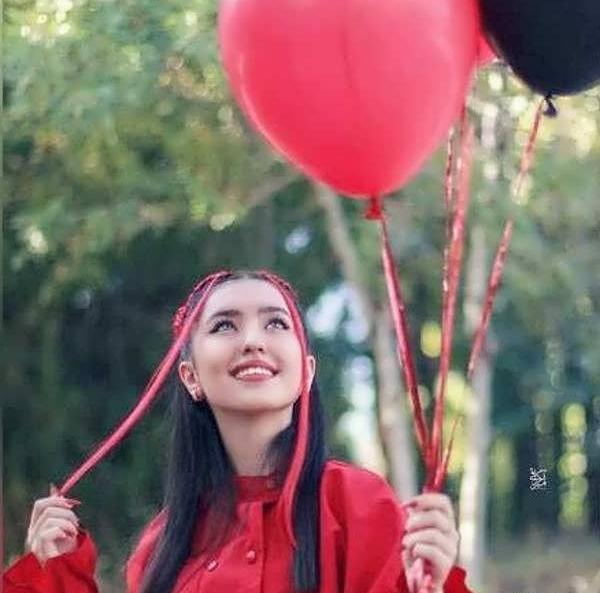 ژست عکس تولد دختر ۱۴ ساله