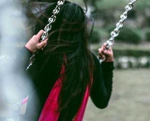 عکس فیک دختر روی تاب