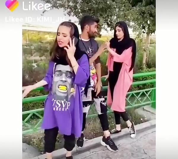 عکس نیکا فلاحی در پارک