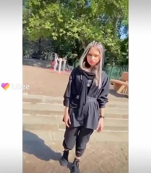 عکس نیکا فلاحی در پارک