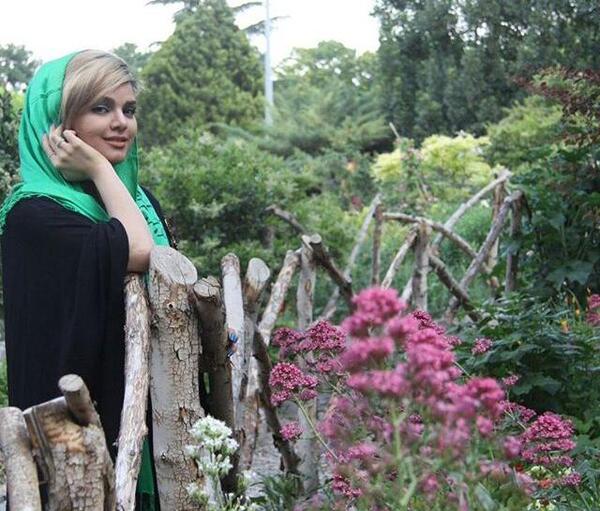 عکس با حجاب گلناز حسینی